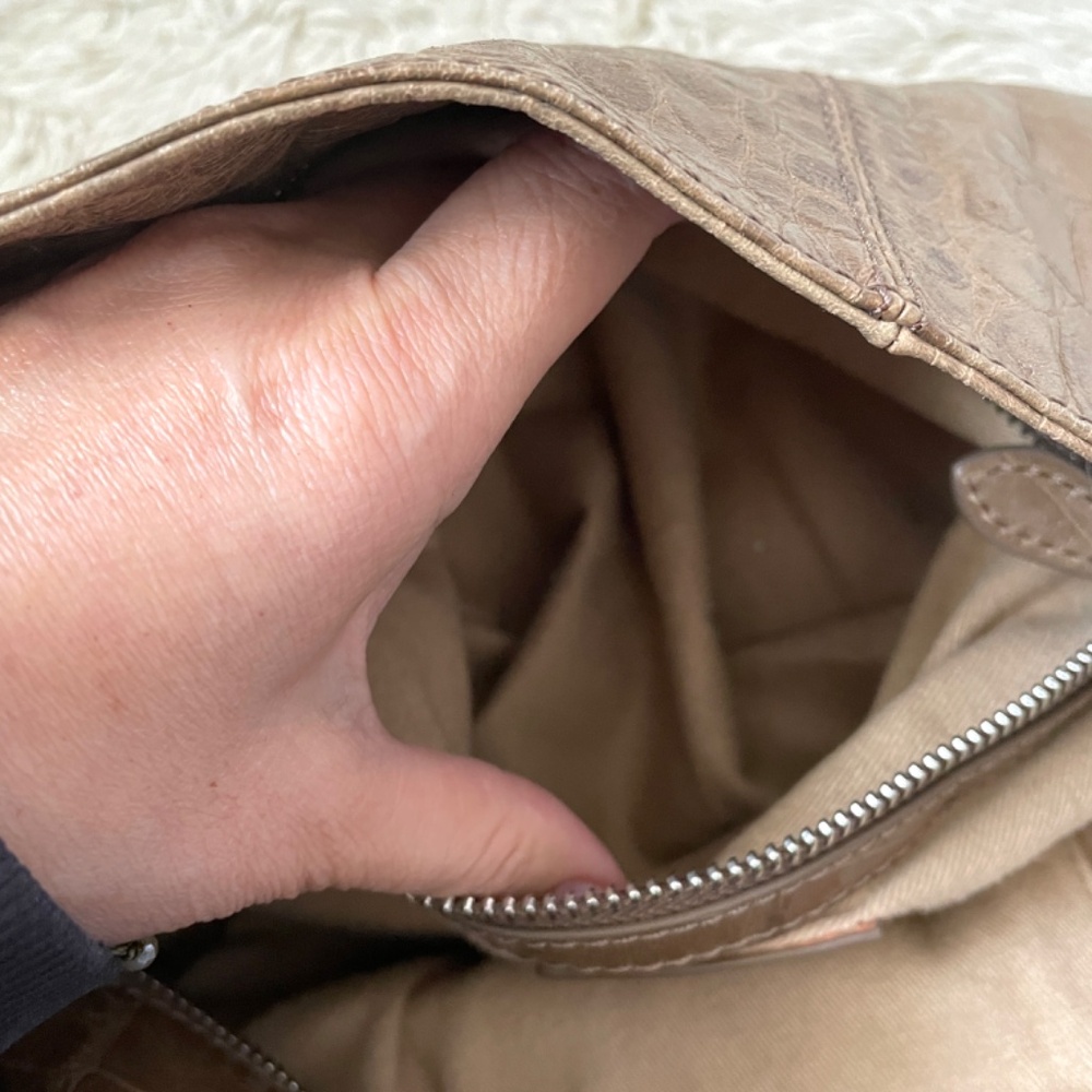 🛑 Taupe Croc Embossed Leather Slouchy Crescent Purse - HUGE! - Picture 4 of 8